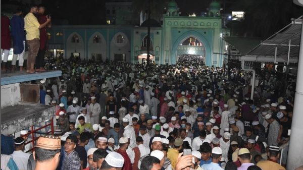 সিলেটে মসজিদে মসজিদে শবে বরাতে ইবাদত বন্দেগিতে মশগুল মুসল্লিরা - Natun Sylhet