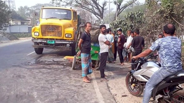 মাধবপুরে অটোতে ট্রাকের ধাক্কা, নিহত ৩ - Natun Sylhet