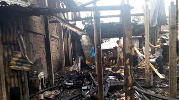 সুনামগঞ্জে ভয়াবহ অগ্নিকান্ডে বসতঘর পুড়ে ছাই - Natun Sylhet