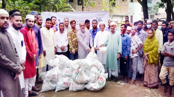 দরিদ্রদের মধ্যে ফ্যাড-ক্যাব সিলেট জোনের খাদ্য সামগ্রী বিতরণ - Natun Sylhet