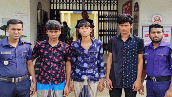 কানাইঘাটে তোতা বাহিনীর ৩ সদস্য গ্রেফতার - Natun Sylhet