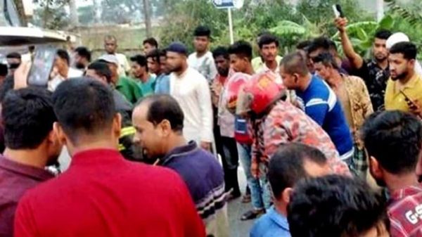 হবিগঞ্জে কাভার্ড ভ্যানের ধাক্কায় নিহত বেড়ে ৩ - Natun Sylhet
