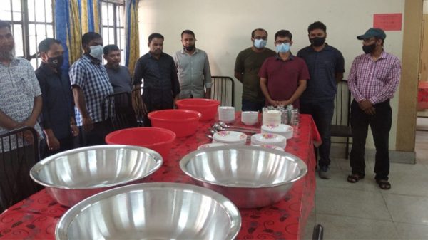 শাবির শাহপরাণ হলের ডাইনিংএ থালা-গ্লাস-বোল দিল হল প্রশাসন - Natun Sylhet