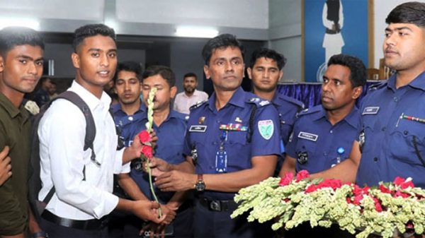 পিতৃহীন, দরিদ্র, কৃষক পরিবারের ৯৫ জনের পুলিশে চাকরী - Natun Sylhet