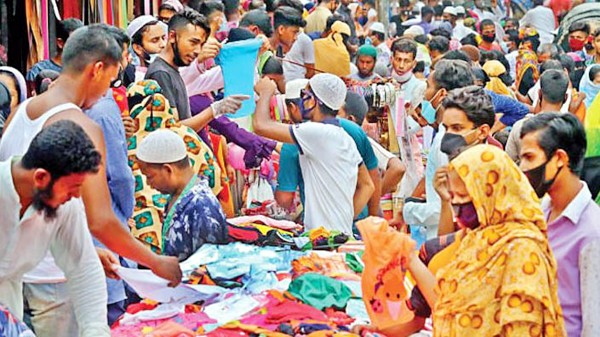 সিলেট ফুটপাতে নিম্নবিত্তের সাথে মধ্যবিত্তরাও - Natun Sylhet