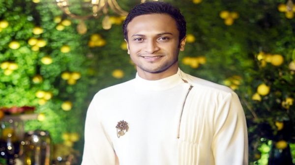বিসিবির কর্মীদের ১০ লাখ টাকা ঈদ উপহার দিলেন সাকিব - Natun Sylhet