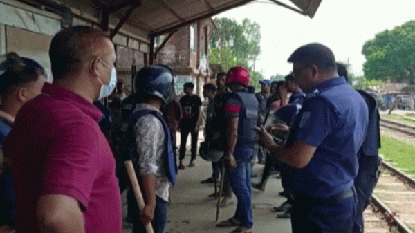 হবিগঞ্জে সাবেক ও বর্তমান চেয়ারম্যান সমর্থকদের মধ্যে সংঘর্ষে আহত ২০ - Natun Sylhet