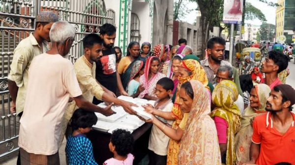 সিলেটে জাতীয় ছাত্র সমাজ’র ইফতার বিতরণ - Natun Sylhet