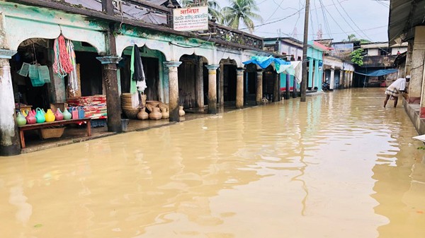 বিয়ানীবাজারে নতুন নতুন এলাকা প্লাবিত, ভোগান্তিতে মানুষ - Natun Sylhet