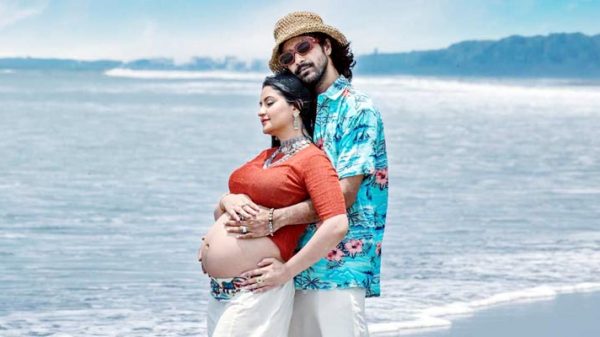 মা দিবসে পরীমণির উন্মুক্ত বেবি বাম্পের ছবি ভাইরাল - Natun Sylhet