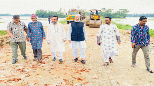 শেওলা কাস্টমস্ অফিস পর্যন্ত সড়ক মেরামতের দাবী সি এন্ড এফ এজেন্ট গ্রুপের - Natun Sylhet