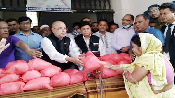 সিলেটে বন্যায় দুর্ভোগে পড়া মানুষের পাশে পররাষ্ট্রমন্ত্রী - Natun Sylhet