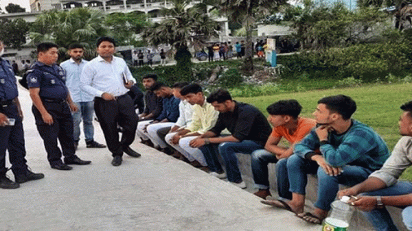 অশ্লীল অঙ্গভঙ্গিতে টিকটিক, ৩৫ তরুণ-তরুণী আটক - Natun Sylhet