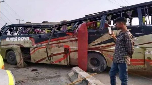 হবিগঞ্জে বাস নিয়ন্ত্রণ হারিয়ে খাদে পড়ে নিহত ১ - Natun Sylhet