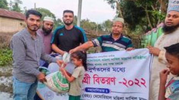 যুক্তরাজ্য প্রবাসী আম্বিয়া খানমের পক্ষে আড়াইশ’ পরিবারে ত্রাণ বিতরণ - Natun Sylhet