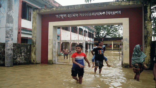সিলেটে বন্যা কবলিত ৬০০টি শিক্ষাপ্রতিষ্ঠান বন্ধ ঘোষণা, পেছাল শিক্ষক নিয়োগ পরীক্ষা - Natun Sylhet