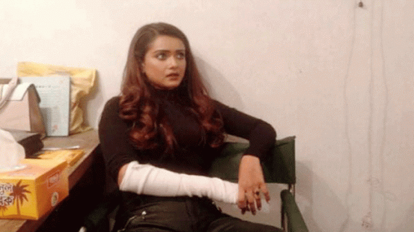 শুটিং করতে গিয়ে আহত তানজিন তিশা - Natun Sylhet