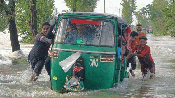ছাতকে বন্যা পরিস্থিতি অপরিবর্তিত দুর্ভোগে মানুষ - Natun Sylhet