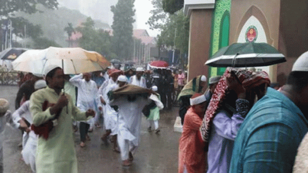 সিলেটে ঈদের দিনে বৃষ্টি, দুর্ভোগে মুসল্লিরা - Natun Sylhet