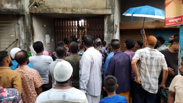 সিলেটে বাসায় অভিযান: ৫ হাজার লিটার তেল জব্দ - Natun Sylhet