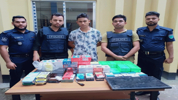 বিয়ানীবাজার থেকে ৬১টি মোবাইল সেট ও যন্ত্রাংশ উদ্ধার, যুবক গ্রেপ্তার - Natun Sylhet