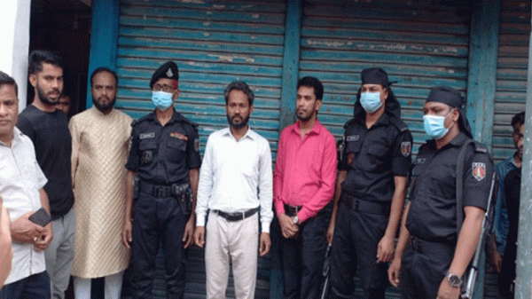বড়লেখায় তেলের চার ডিলার ব্যবসায়ীকে জরিমানা ও দোকান সিলগালা - Natun Sylhet