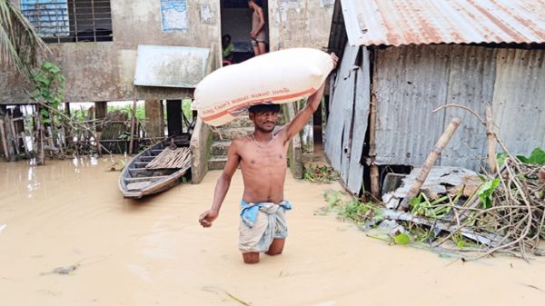 আশ্রয়কেন্দ্র থেকে বাড়ি ফিরেছেন ১ লাখ ২৫ হাজার বন্যার্ত - Natun Sylhet