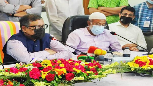 সারাদেশে বন্যা পরিস্থিতি মোকাবিলায় ৪ হাজার মেডিক্যাল টিম প্রস্তুত: স্বাস্থ্যমন্ত্রী - Natun Sylhet