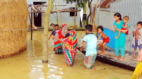 হবিগঞ্জে বন্যার্তদের ভিড় বাড়ছে আশ্রয়কেন্দ্রে - Natun Sylhet