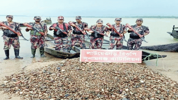 তাহিরপুর সীমান্তে দেড় লক্ষাধিক টাকার মালামাল জব্দ - Natun Sylhet
