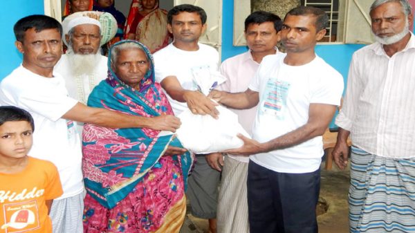তাহিরপুরে আমেরিকাস্থ ‘শেড ফাউন্ডেশনের’ ত্রাণ সামগ্রী বিতরণ - Natun Sylhet