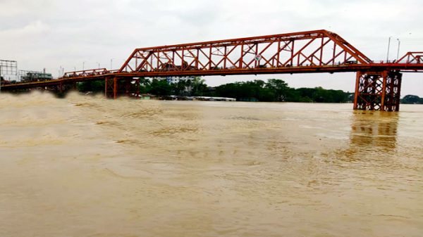সিলেটে ভারী বৃষ্টিতে বাড়ছে সুরমার পানি, প্লাবিত আরো এলাকা - Natun Sylhet