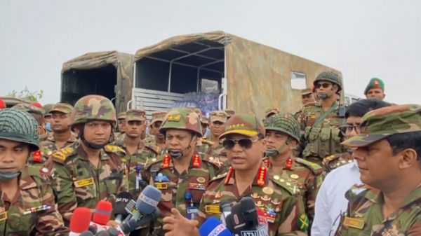 বন্যার্তদের জন্য সেনাবাহিনী সর্বোচ্চ প্রচেষ্টা অব্যাহত রাখবে-সেনা প্রধান - Natun Sylhet