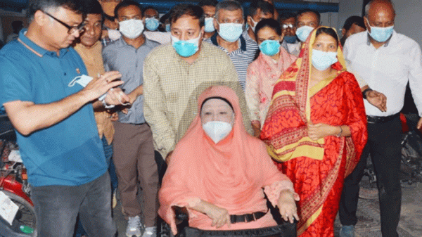 ফের হাসপাতালে খালেদা জিয়া, সিসিইউতে ভর্তি - Natun Sylhet
