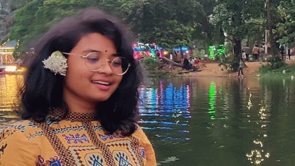 ১‌৫ তলার ছাদ থেকে লাফিয়ে পড়ে ঢাবি ছাত্রীর মৃত্যু - Natun Sylhet