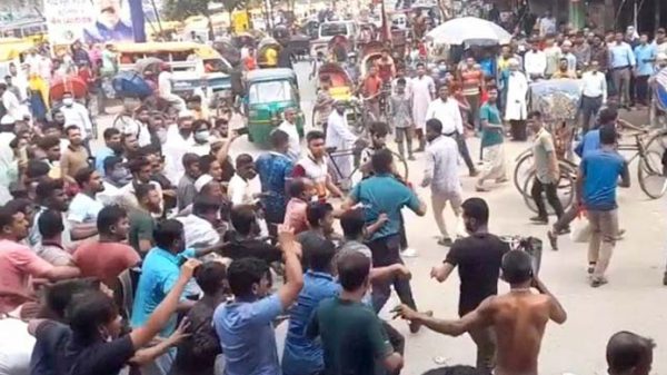 জুরাইনে তিন পুলিশকে মারধরে সাড়ে ৪শ জনের বিরুদ্ধে মামলা - Natun Sylhet