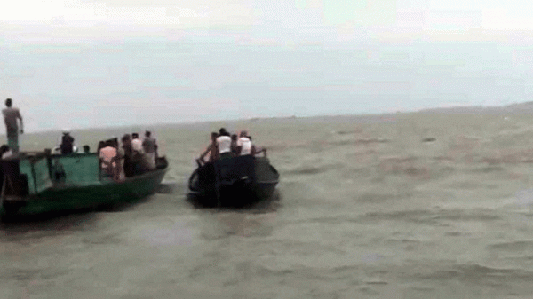 হাওরে নৌকাডুবি: ২০ ঘণ্টা পর মিলল বাবা-ছেলেসহ তিন লাশ - Natun Sylhet