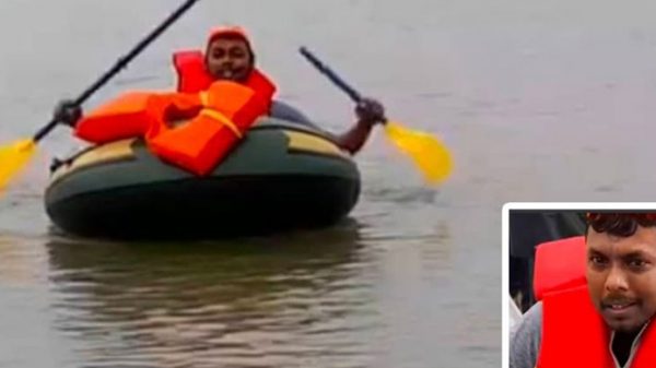 গুগল ম্যাপ দেখে রাবারের নৌকায়  মা-বাবার খোঁজে রণি! - Natun Sylhet