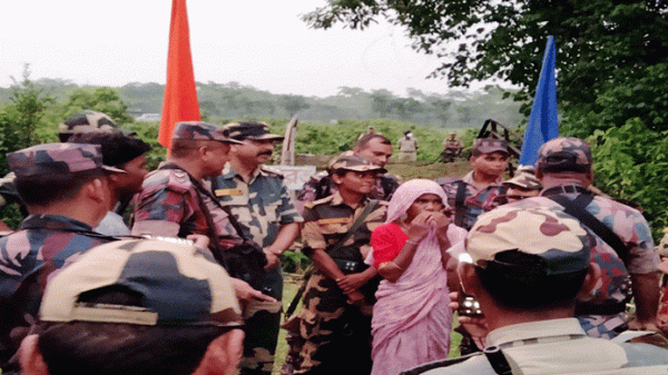 নিখোঁজ তরুণীর সন্ধান মিললো ভারতে, বিজিবির কাছে হস্তান্তর - Natun Sylhet
