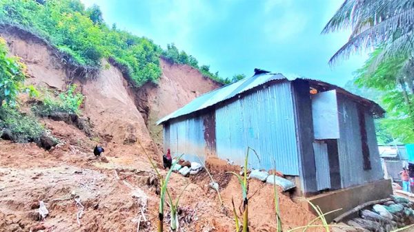 সিলেটে পাহাড়ে বসতি, ঝুঁকিতে লাখ লাখ মানুষ - Natun Sylhet