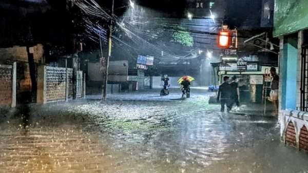 সিলেটে ভারী বৃষ্টি, ফের বন্যার অবনতির শঙ্কা! - Natun Sylhet