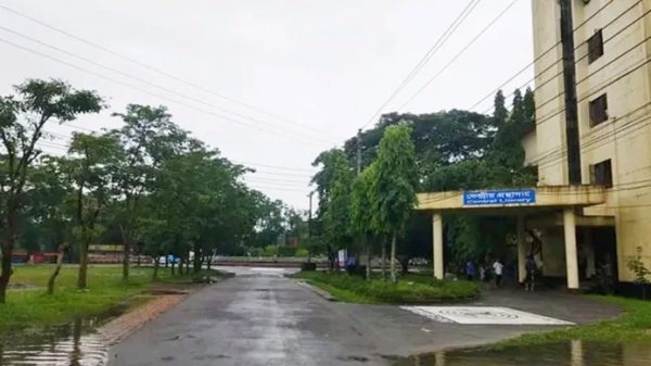 শাবিপ্রবিতে কমেছে বন্যার পানি - Natun Sylhet