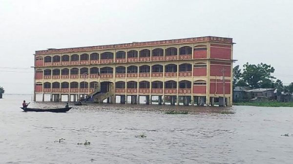 বন্যায় হবিগঞ্জে দেড় শতাধিক শিক্ষা প্রতিষ্ঠান বন্ধ - Natun Sylhet