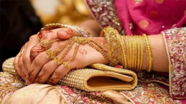 বিয়ের ১২ দিন পর গয়না-টাকা নিয়ে পালালেন গৃহবধূ - Natun Sylhet