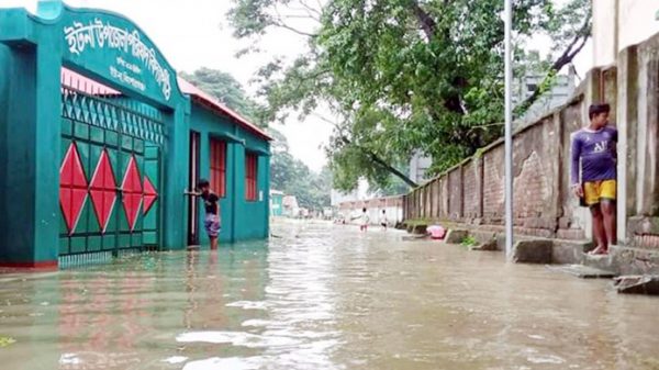 সিলেটে বন্যাকবলিত এলাকায় শিক্ষা নিয়ে আশঙ্কা - Natun Sylhet