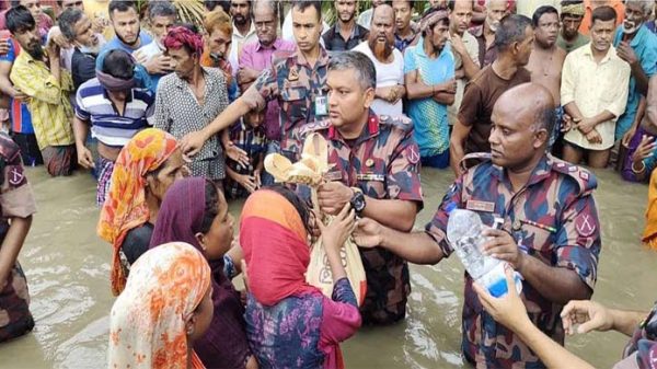 বানভাসি মানুষের পাশে বিজিবির সহায়তা অব্যাহত - Natun Sylhet
