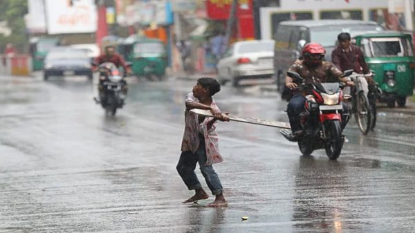 সিলেটে ভারী বৃষ্টিপাত, পাহাড়ি ঢলে বন্যার আশষ্কা - Natun Sylhet