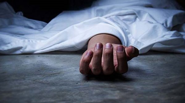 প্রবাসী স্বামীর মরদেহ বাড়িতে আসার পরই স্ত্রীর মৃত্যু! - Natun Sylhet