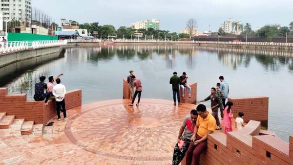 নান্দনিকতায় মুগ্ধতা ছড়ায় ধোপাদিঘী - Natun Sylhet