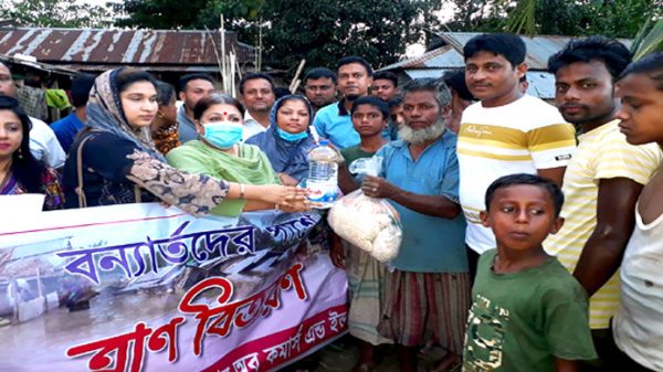 খাদিমনগরে সিলেট উইমেন চেম্বার অব কমার্স এন্ড ইন্ডাস্ট্রির ত্রাণ বিতরণ - Natun Sylhet